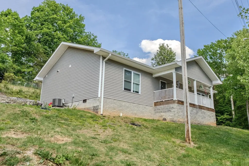 980 State Highway 1009 Monticello KY 42633