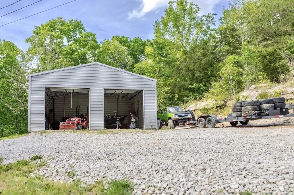 980 State Highway 1009 Monticello KY 42633