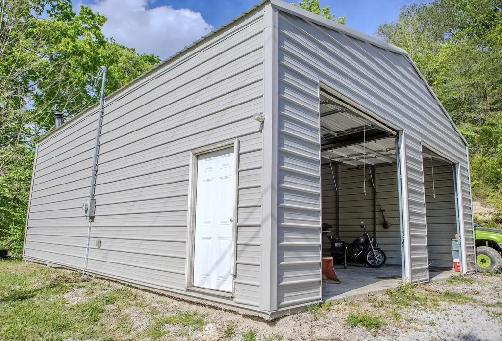 980 State Highway 1009 Monticello KY 42633