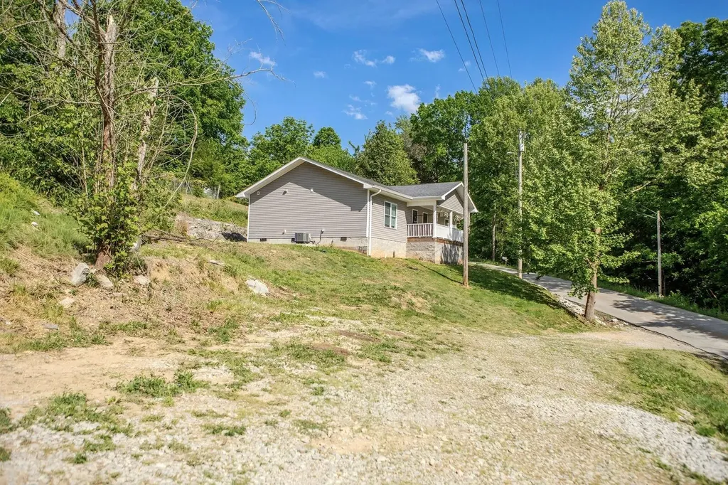 980 State Highway 1009 Monticello KY 42633