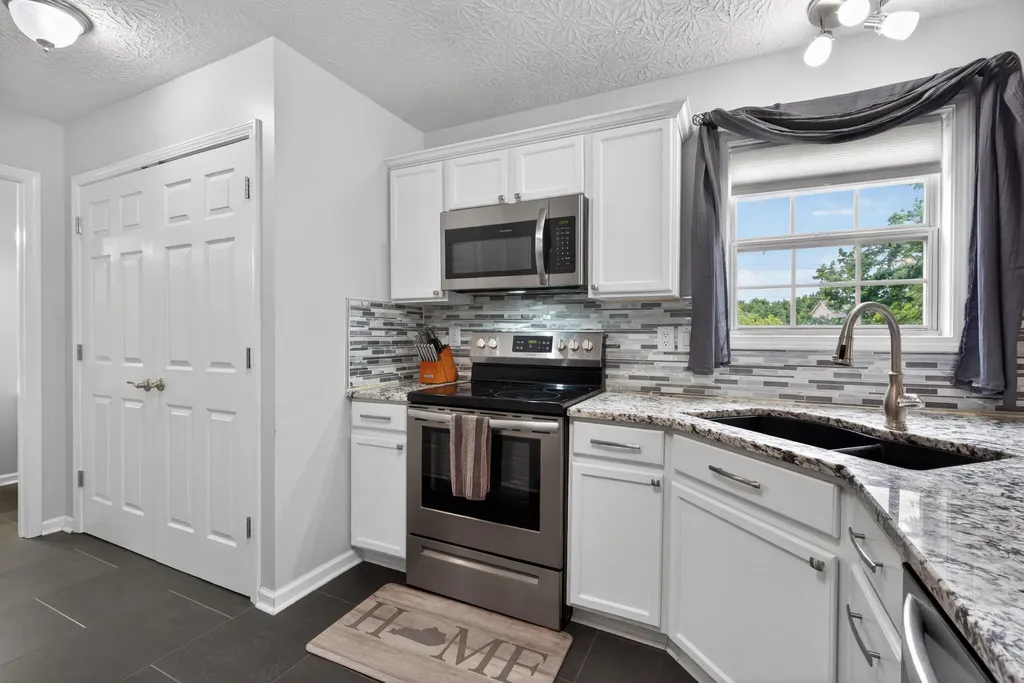 2073 Shaker Run Road Lexington KY 40509