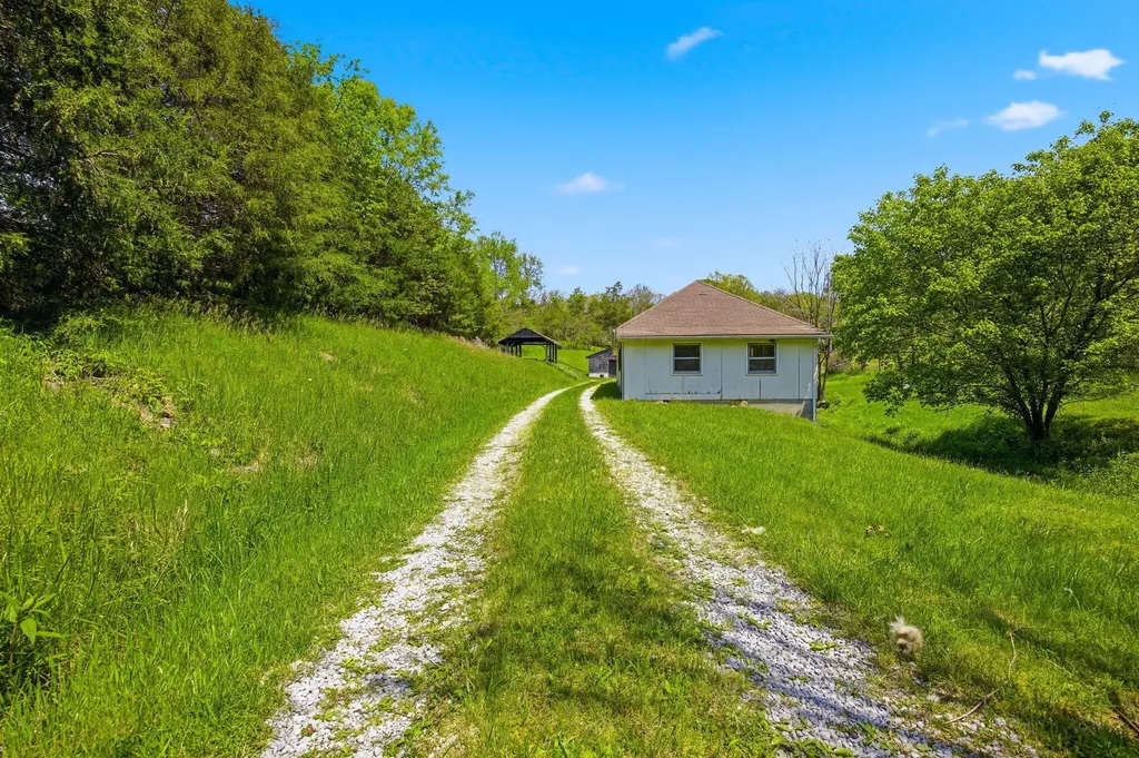 381 N Rays Fork Road Sadieville KY 40370