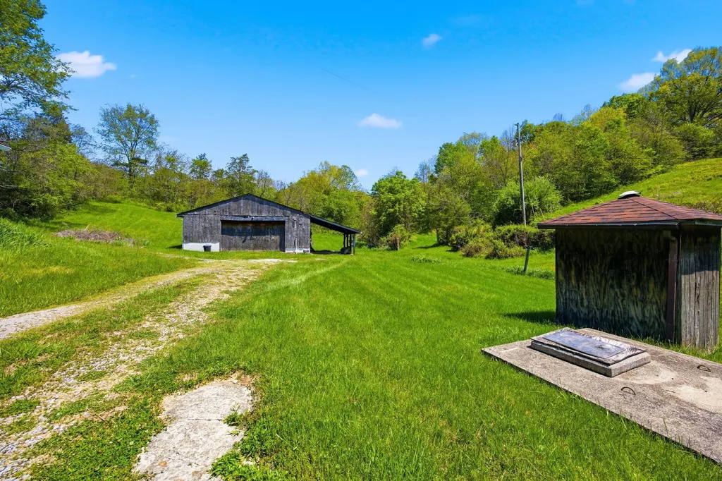 381 N Rays Fork Road Sadieville KY 40370