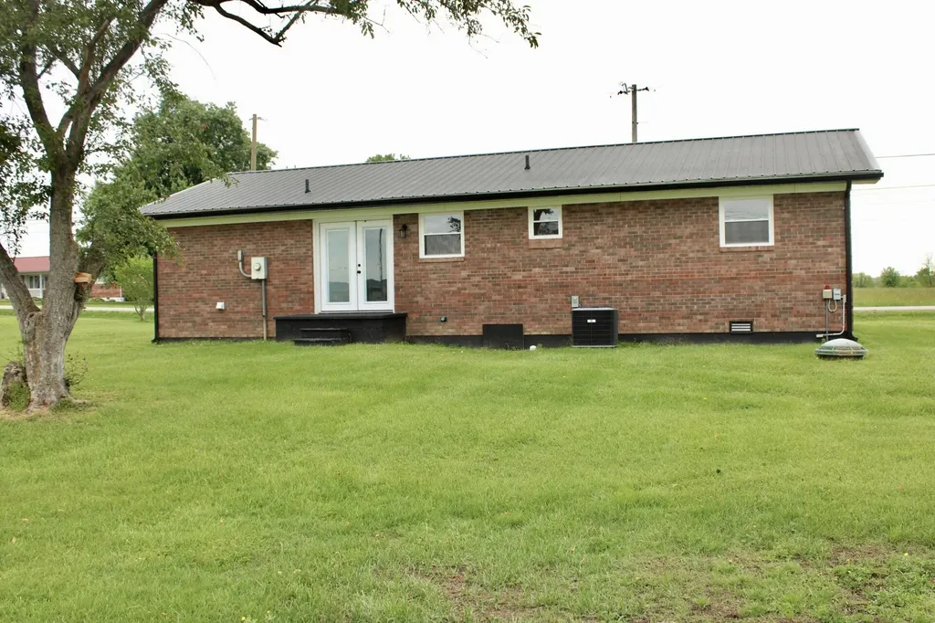 10779 Ky-57 Tollesboro KY 41189
