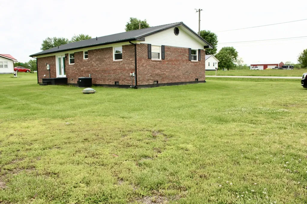 10779 Ky-57 Tollesboro KY 41189