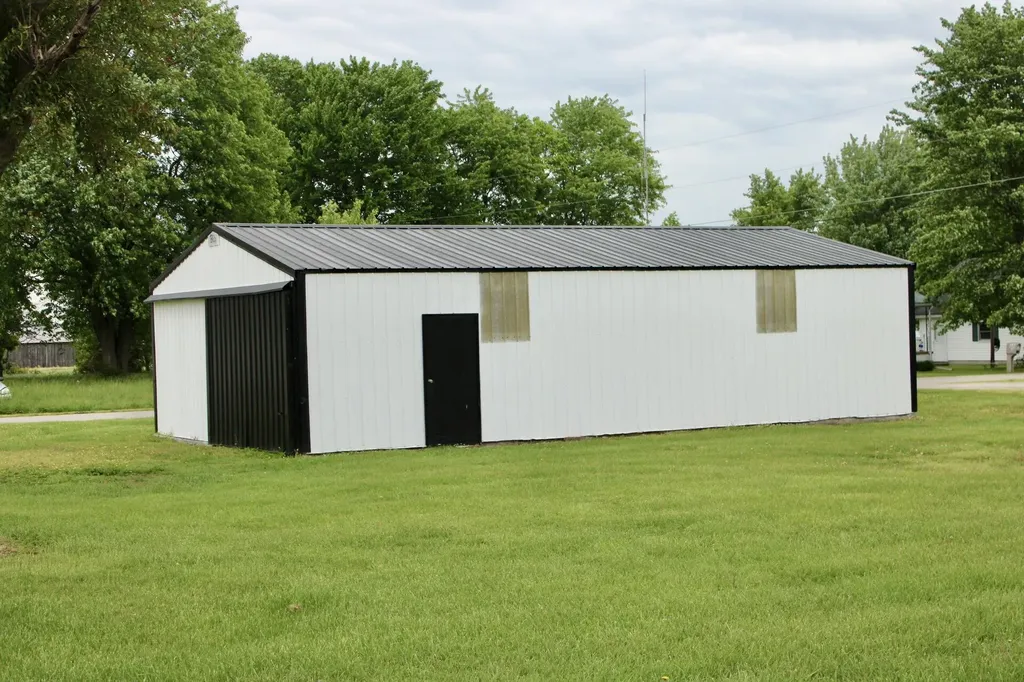 10779 Ky-57 Tollesboro KY 41189