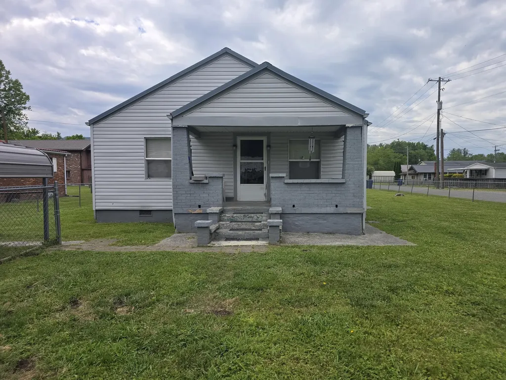 2002 Winchester Avenue Middlesboro KY 40965