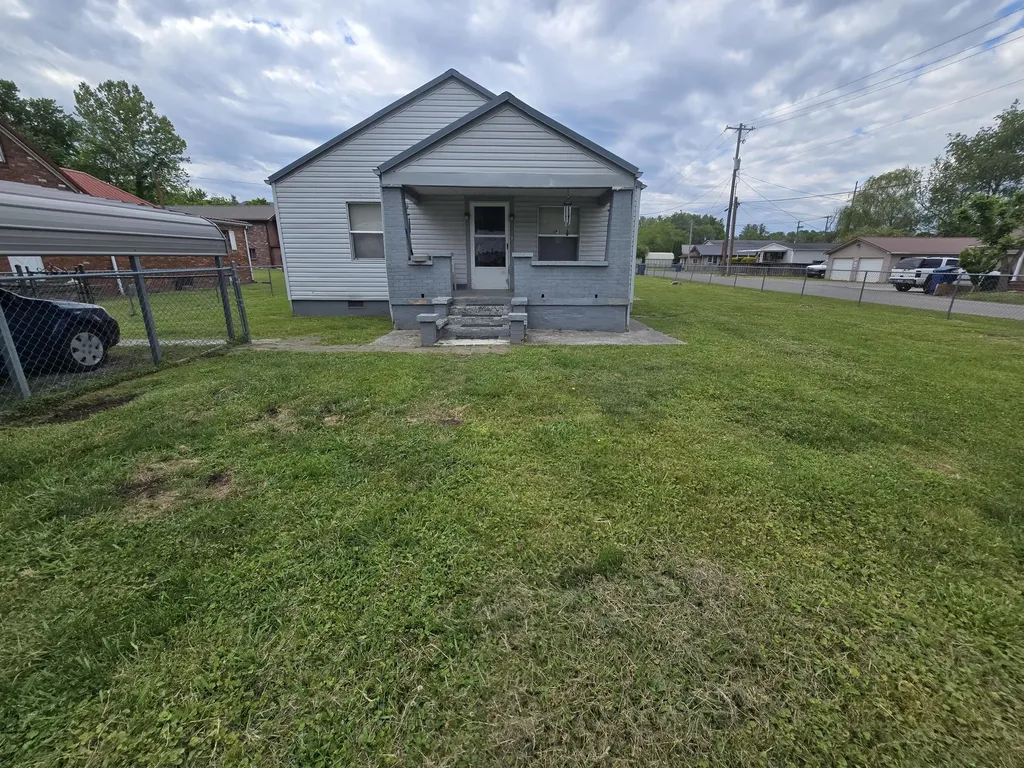 2002 Winchester Avenue Middlesboro KY 40965