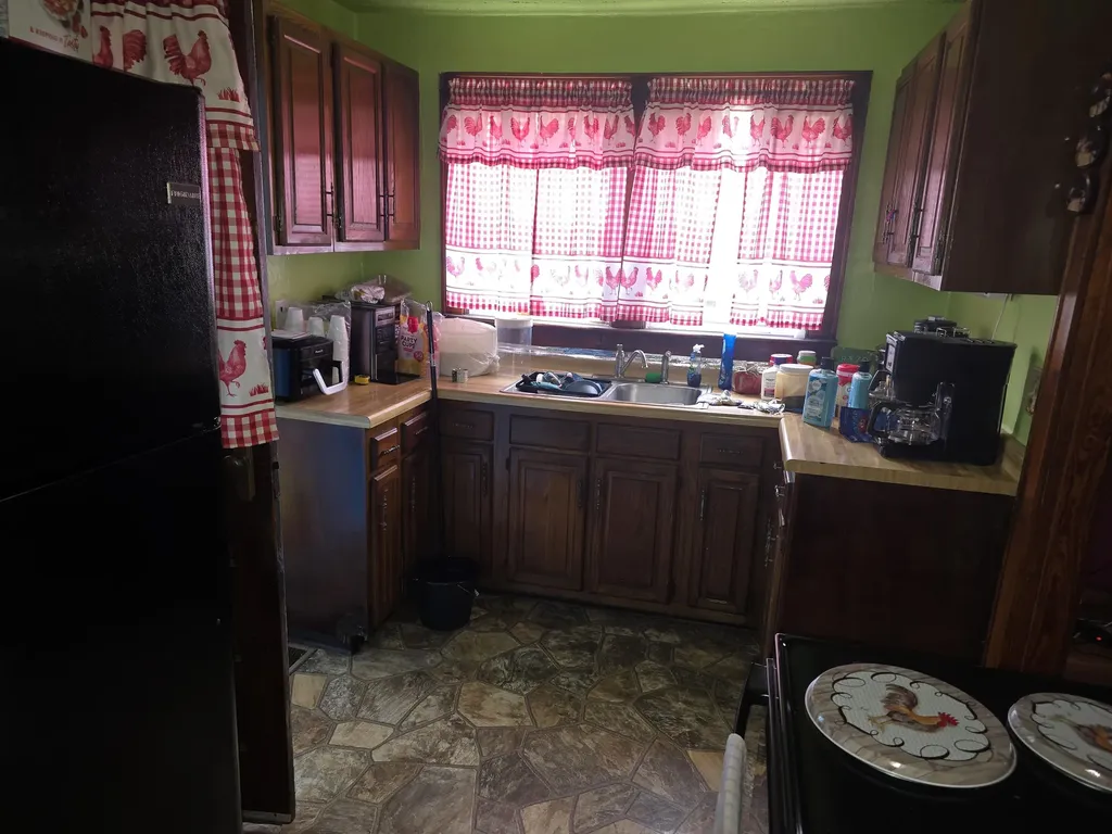 2002 Winchester Avenue Middlesboro KY 40965