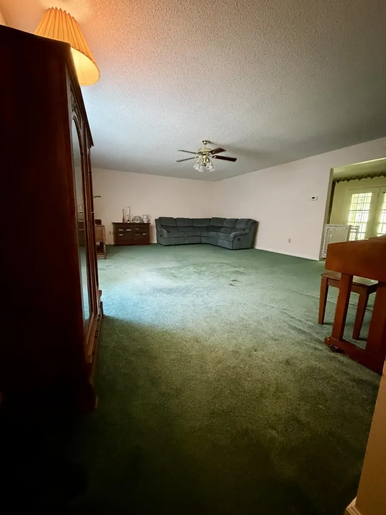2071 E Highway 577 Manchester KY 40962