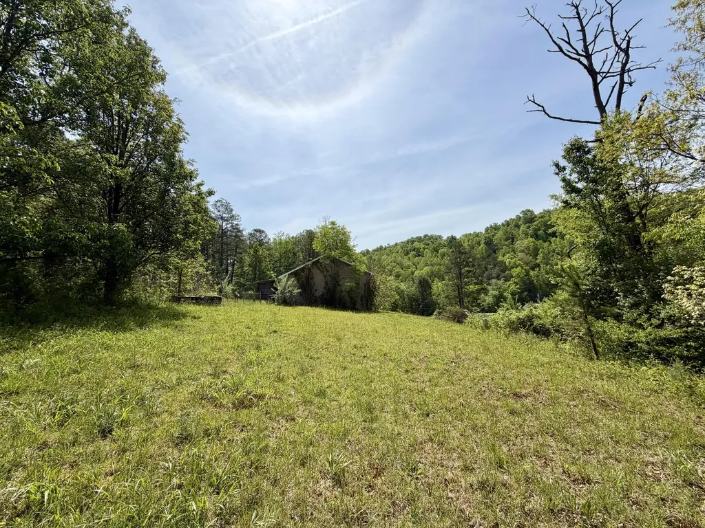 2071 E Highway 577 Manchester KY 40962