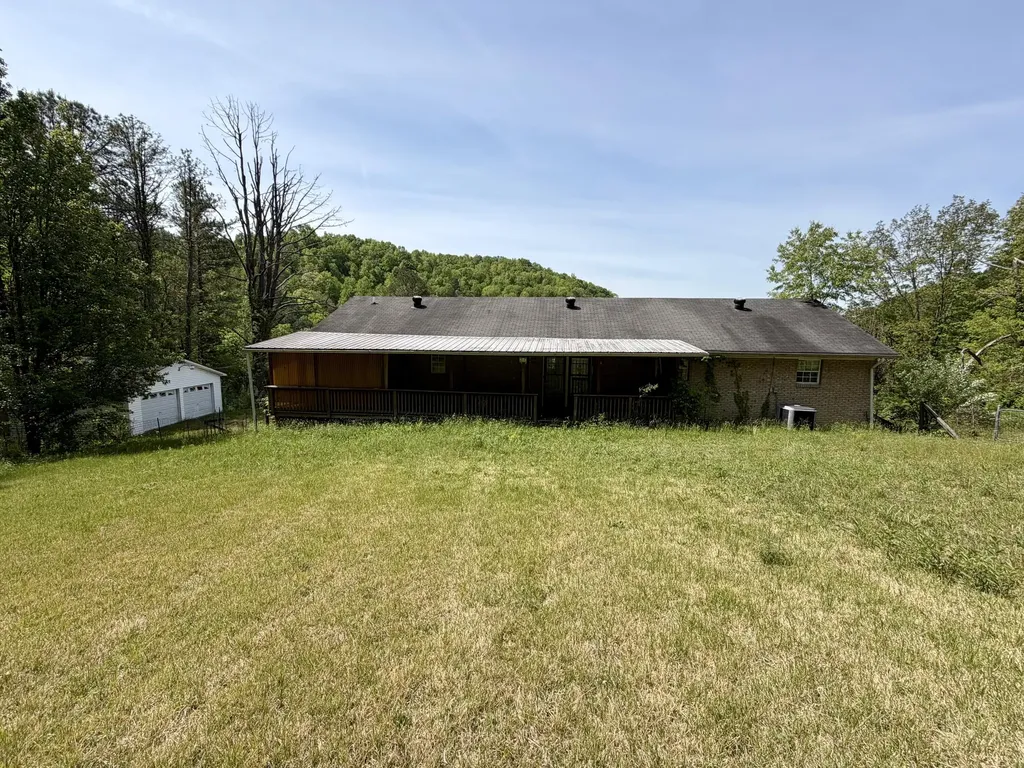 2071 E Highway 577 Manchester KY 40962