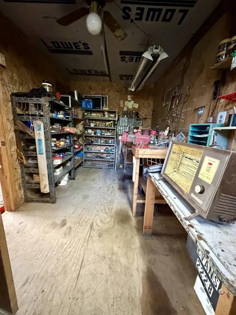 2071 E Highway 577 Manchester KY 40962