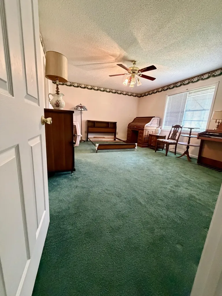 2071 E Highway 577 Manchester KY 40962