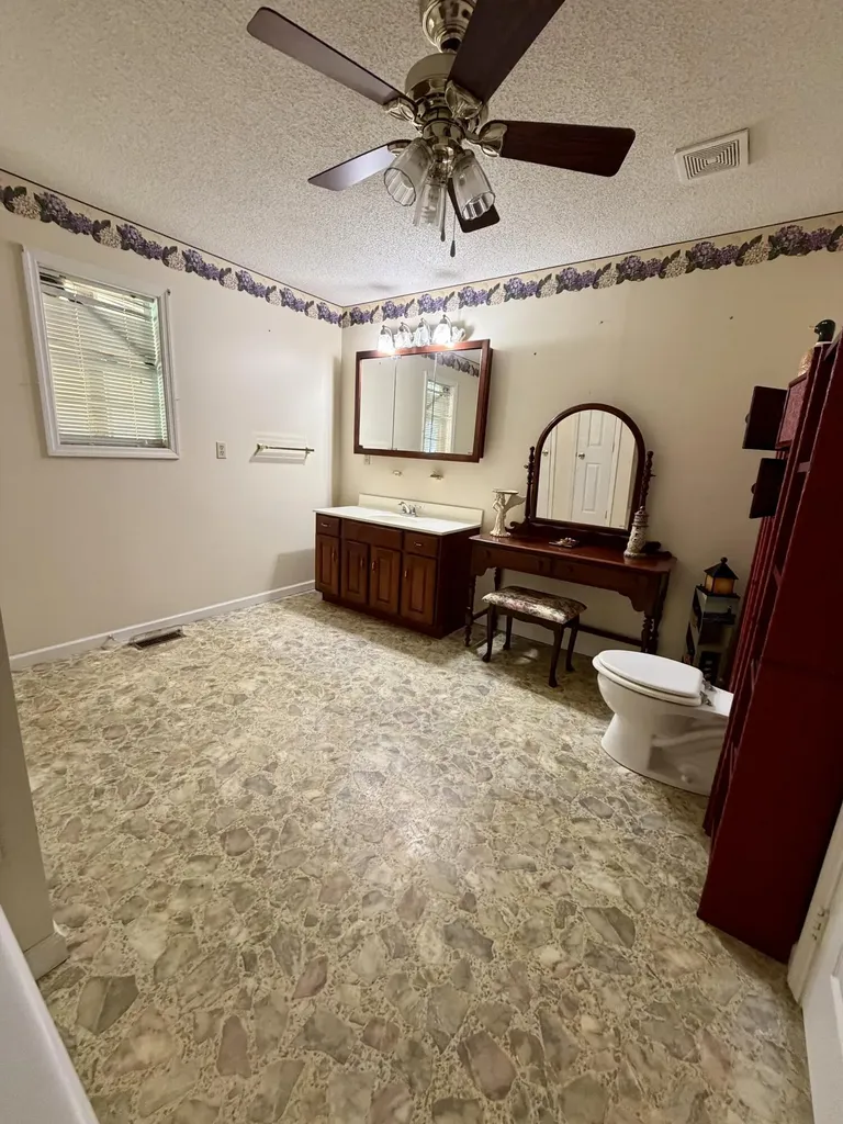 2071 E Highway 577 Manchester KY 40962