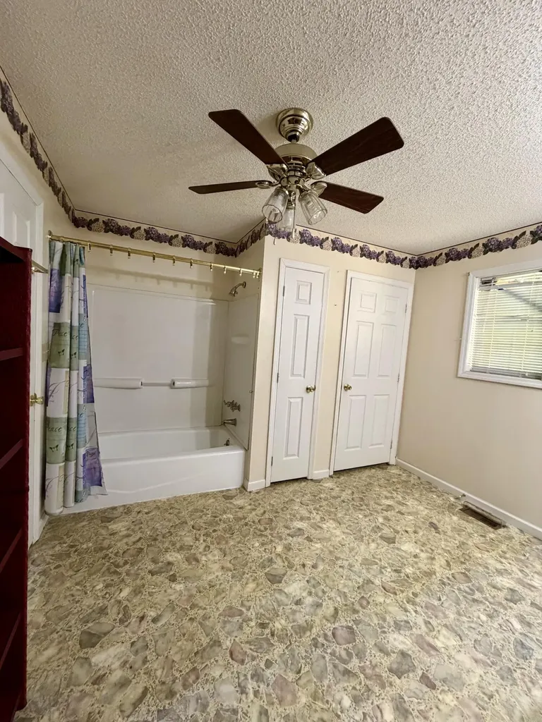 2071 E Highway 577 Manchester KY 40962