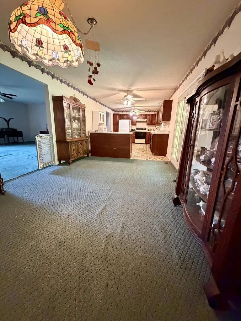 2071 E Highway 577 Manchester KY 40962
