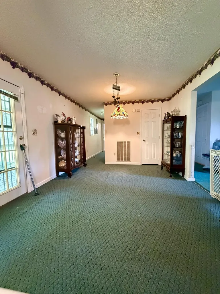 2071 E Highway 577 Manchester KY 40962