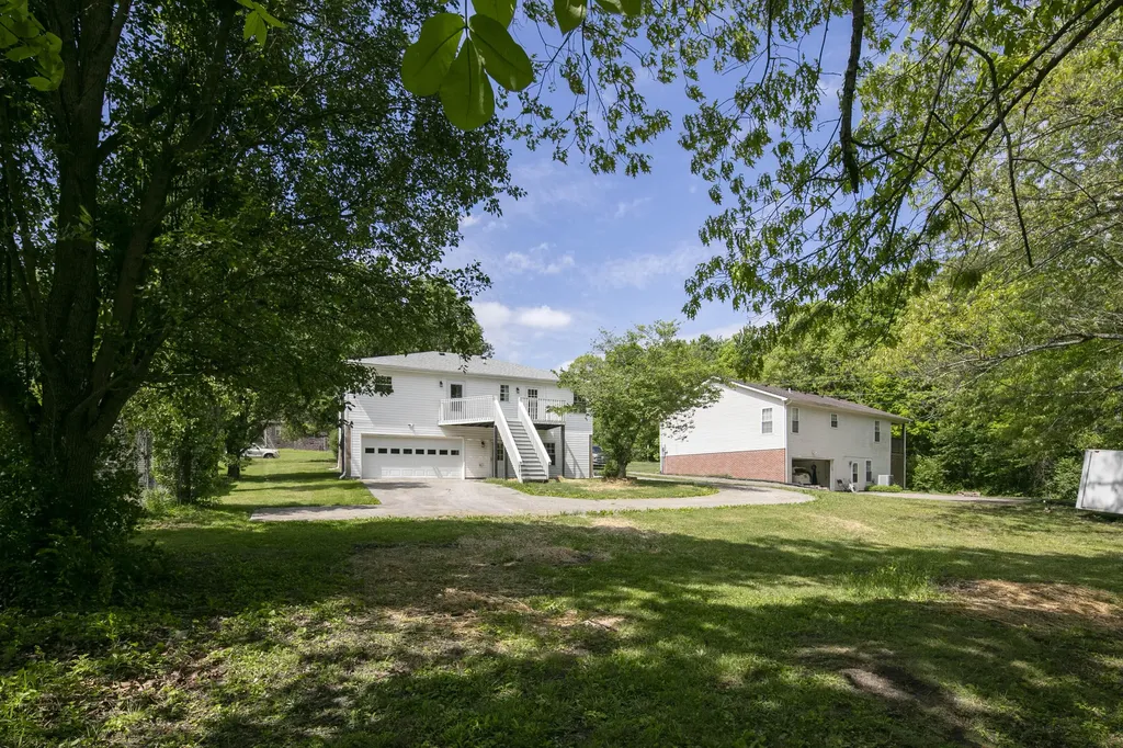 170 W Kentucky Avenue Junction City KY 40440
