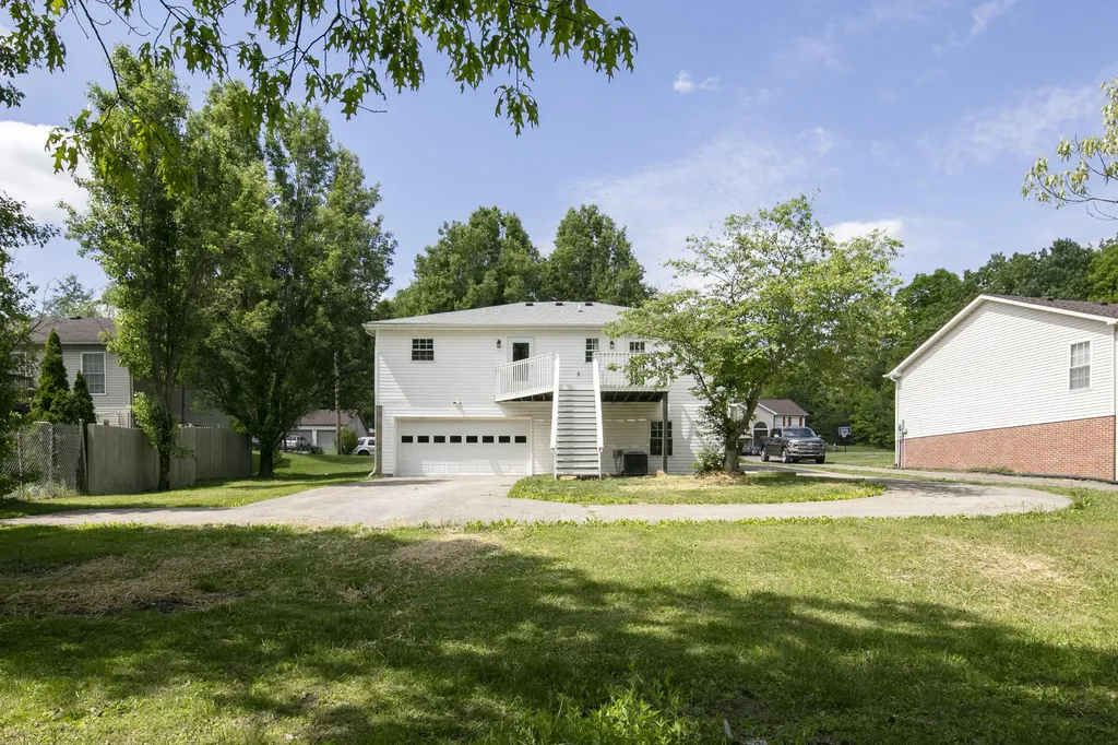 170 W Kentucky Avenue Junction City KY 40440