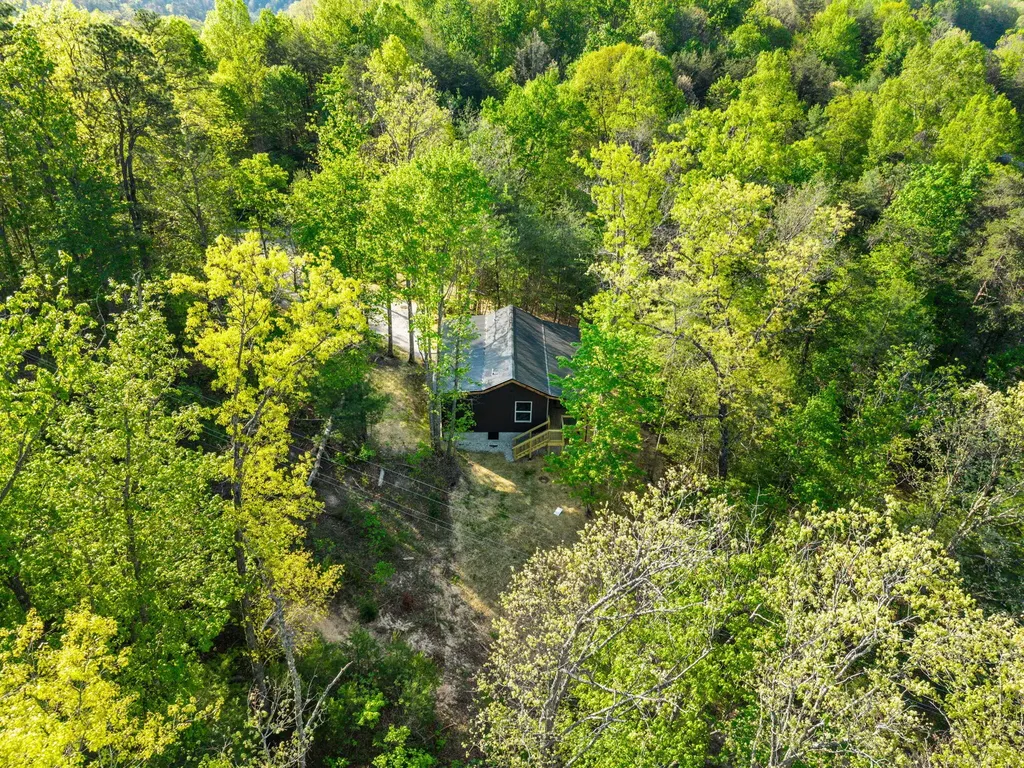 5 Ashland Camp Loop Zoe KY 41397