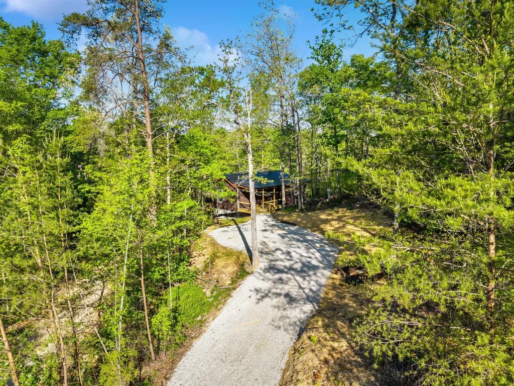 5 Ashland Camp Loop Zoe KY 41397
