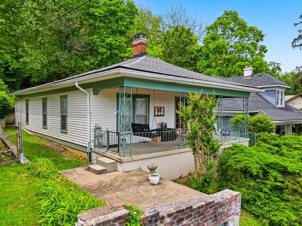 402 Ewing Street Frankfort KY 40601