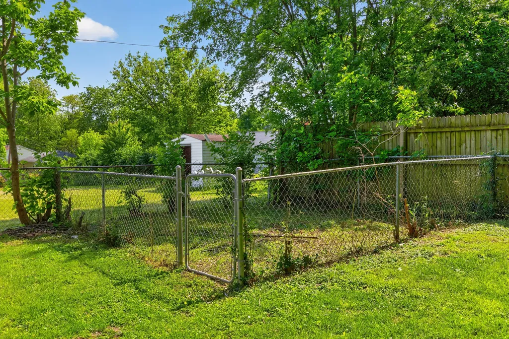 286 High Street Versailles KY 40383