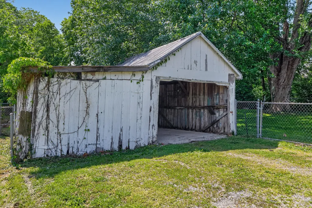 286 High Street Versailles KY 40383