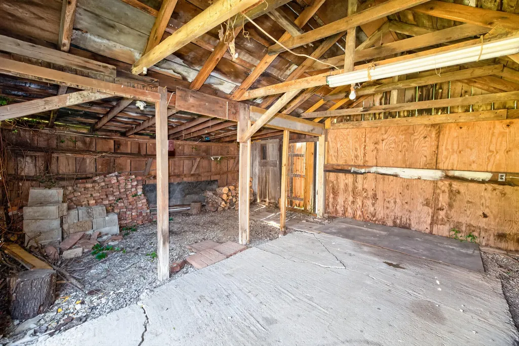286 High Street Versailles KY 40383