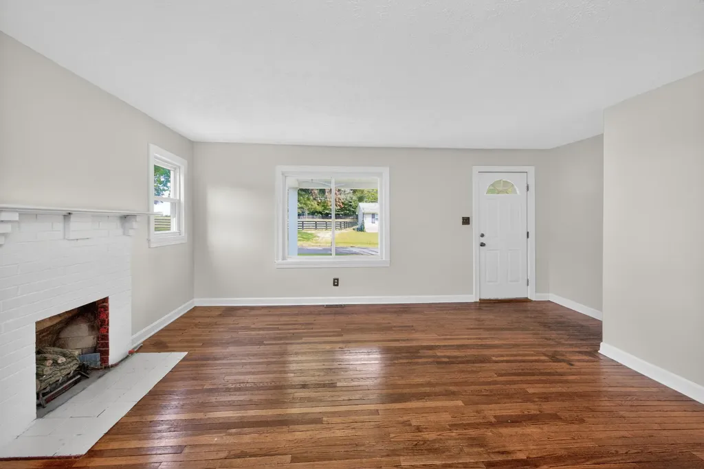 286 High Street Versailles KY 40383