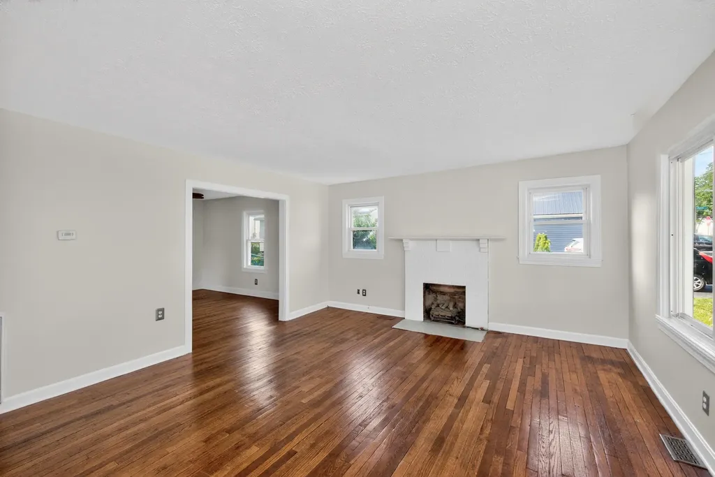 286 High Street Versailles KY 40383
