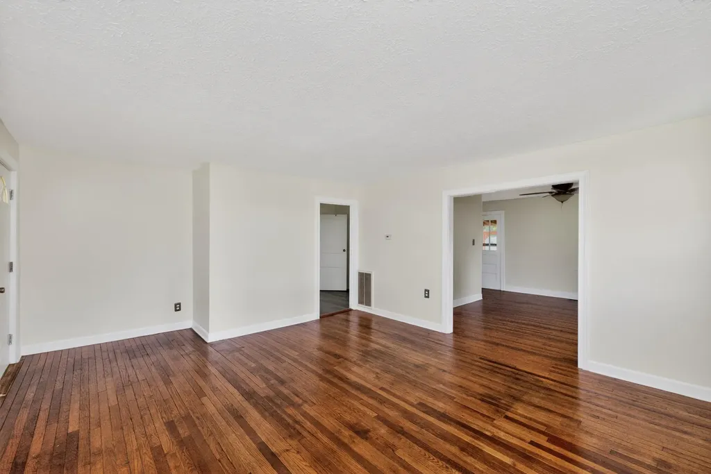 286 High Street Versailles KY 40383