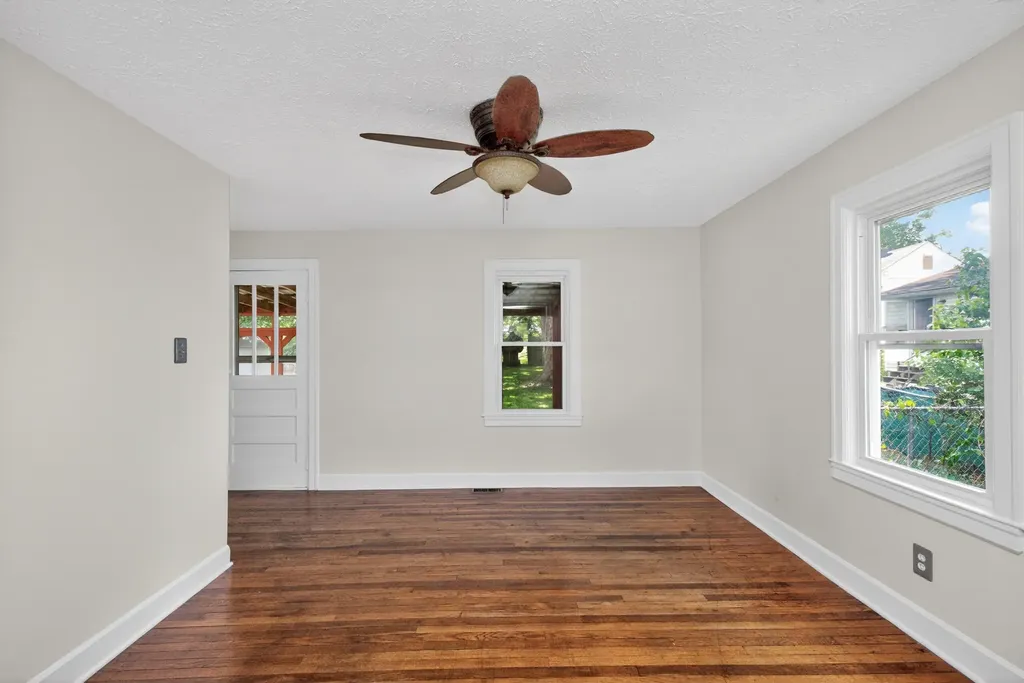 286 High Street Versailles KY 40383