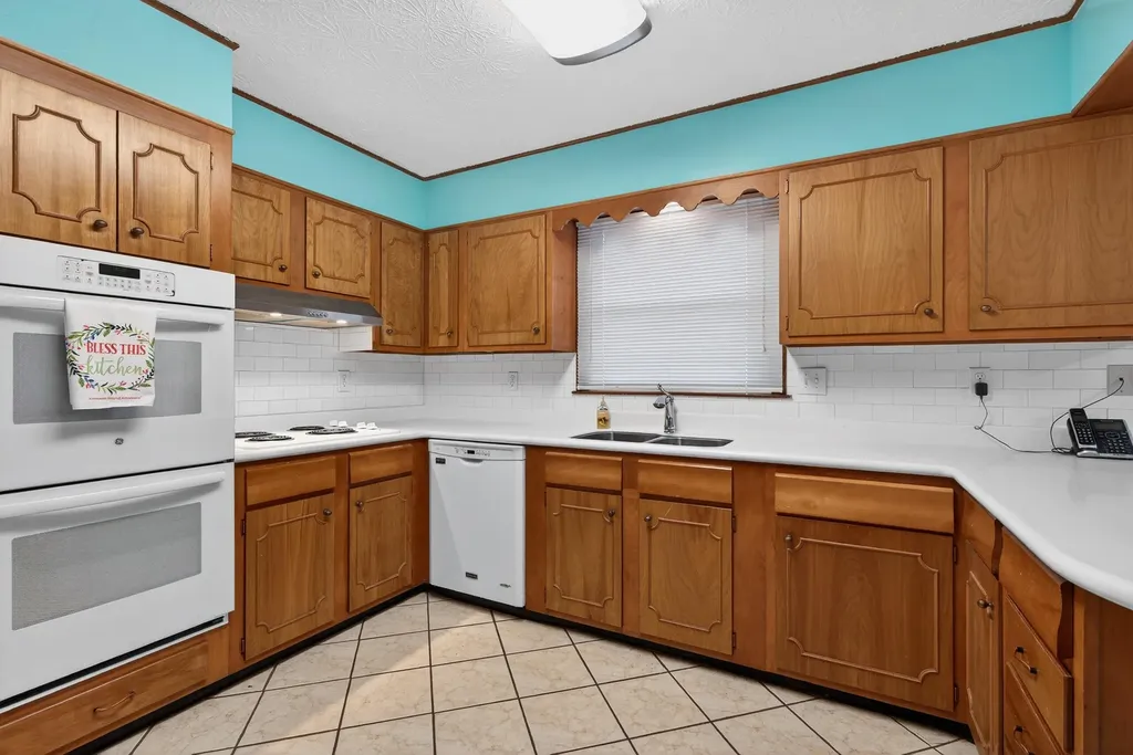 641 Bellcastle Road Lexington KY 40505
