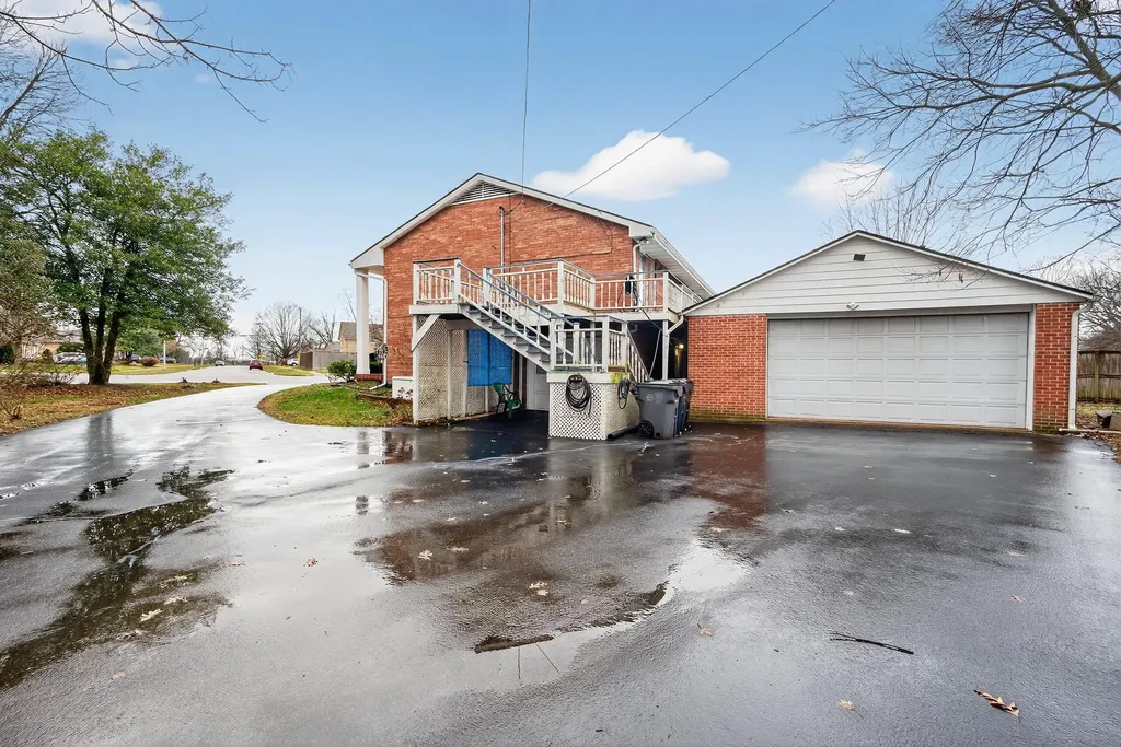 641 Bellcastle Road Lexington KY 40505