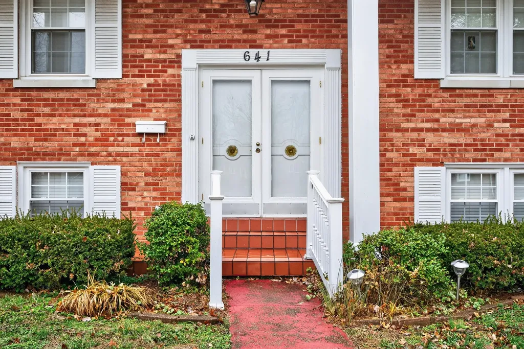 641 Bellcastle Road Lexington KY 40505