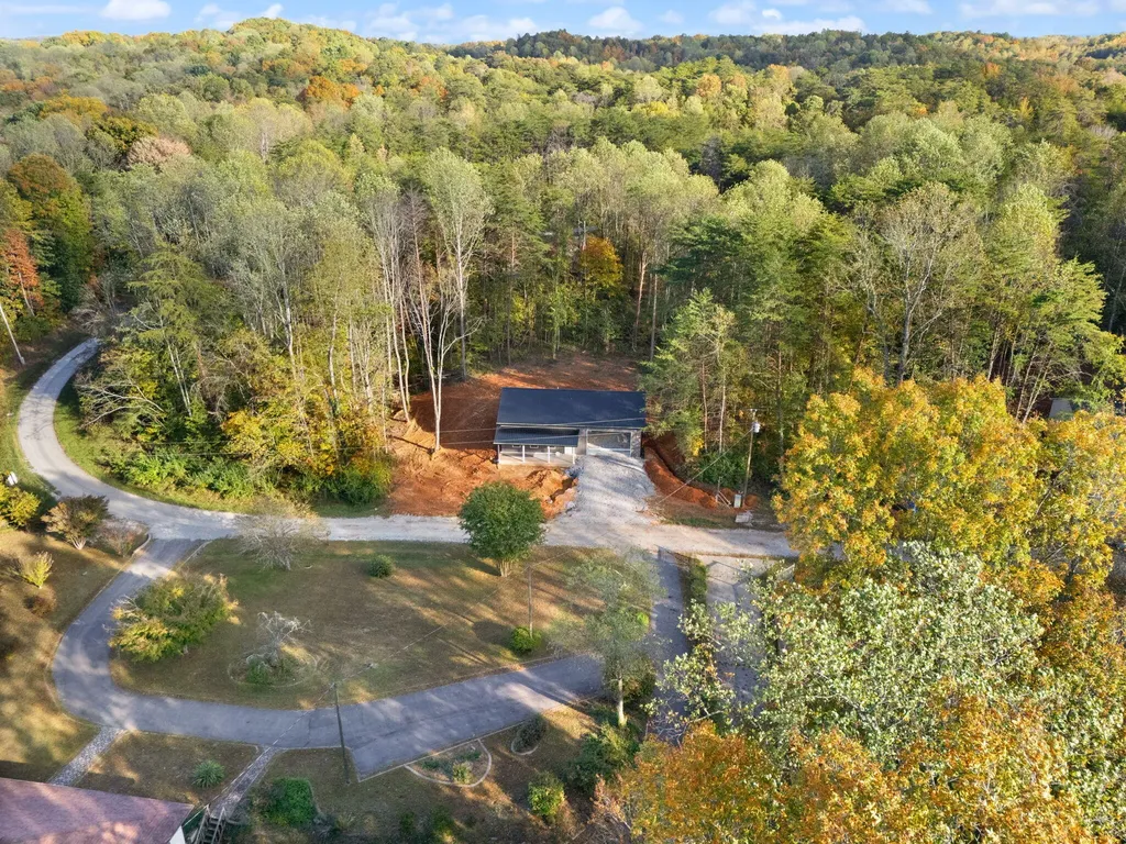 185 Pine Tree Road Nancy KY 42544
