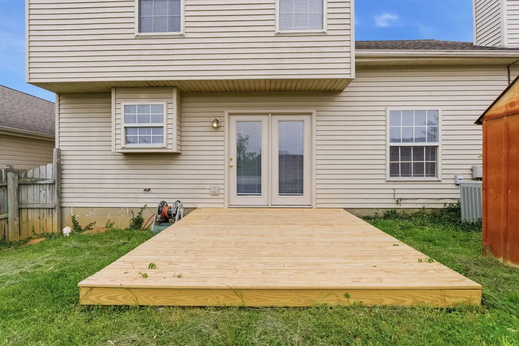641 Hugging Bear Lane Lexington KY 40509