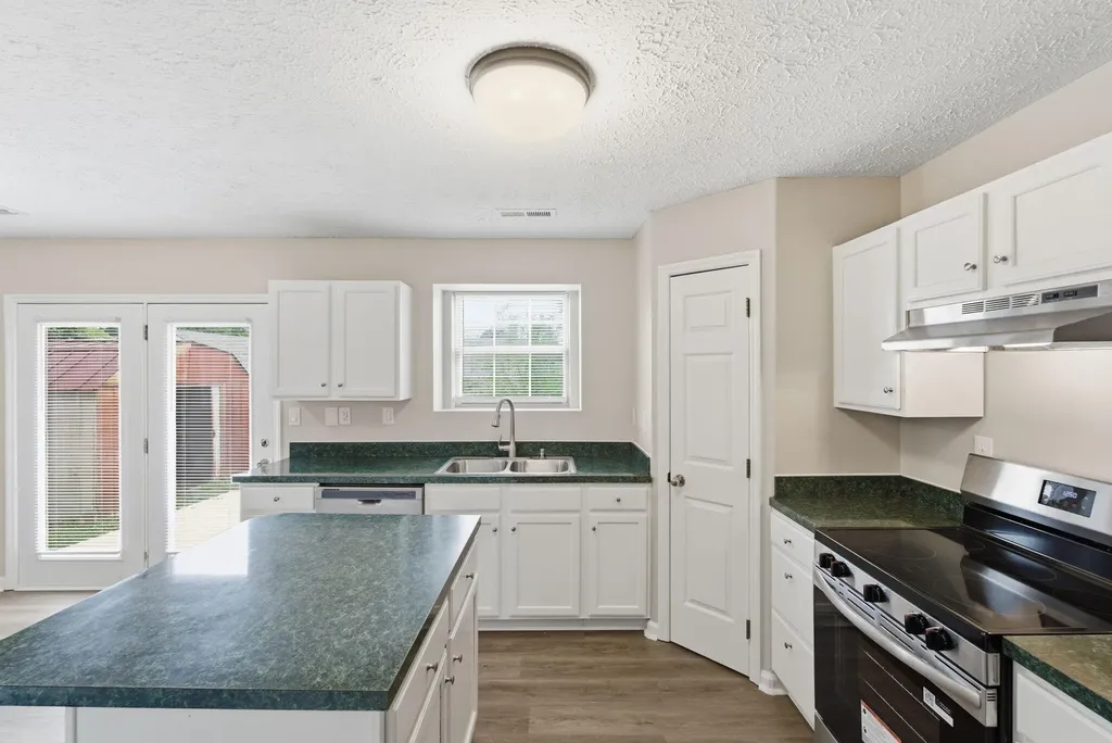 641 Hugging Bear Lane Lexington KY 40509