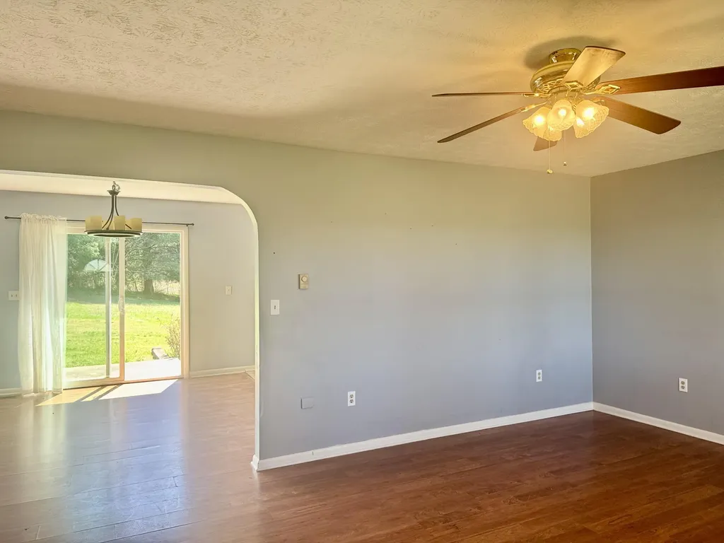 521 Clearcreek Road Irvine KY 40336