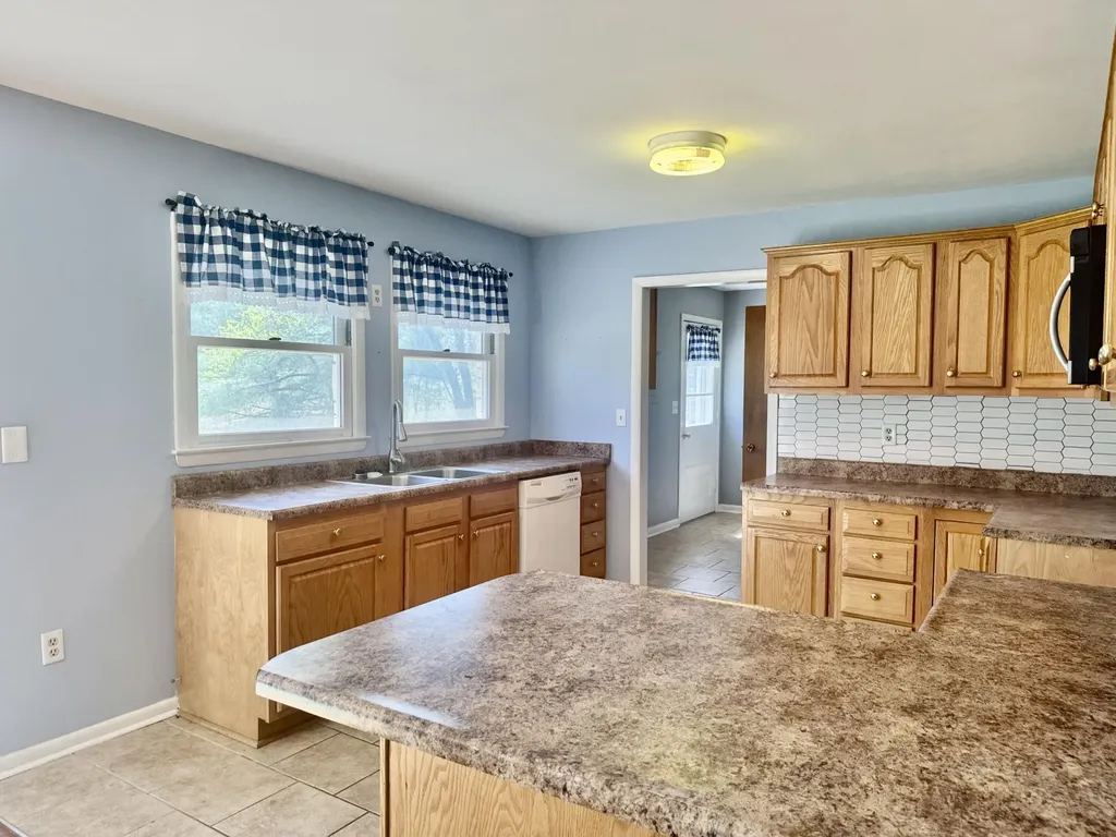 521 Clearcreek Road Irvine KY 40336