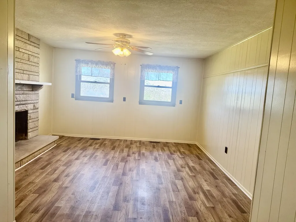 521 Clearcreek Road Irvine KY 40336