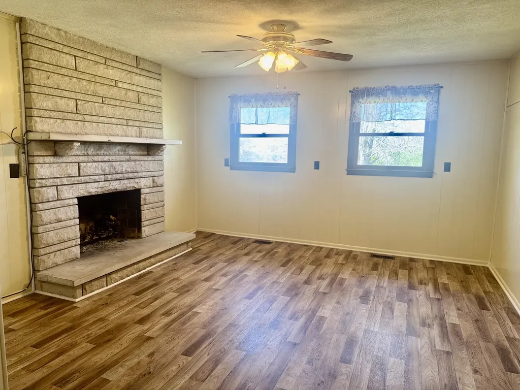 521 Clearcreek Road Irvine KY 40336