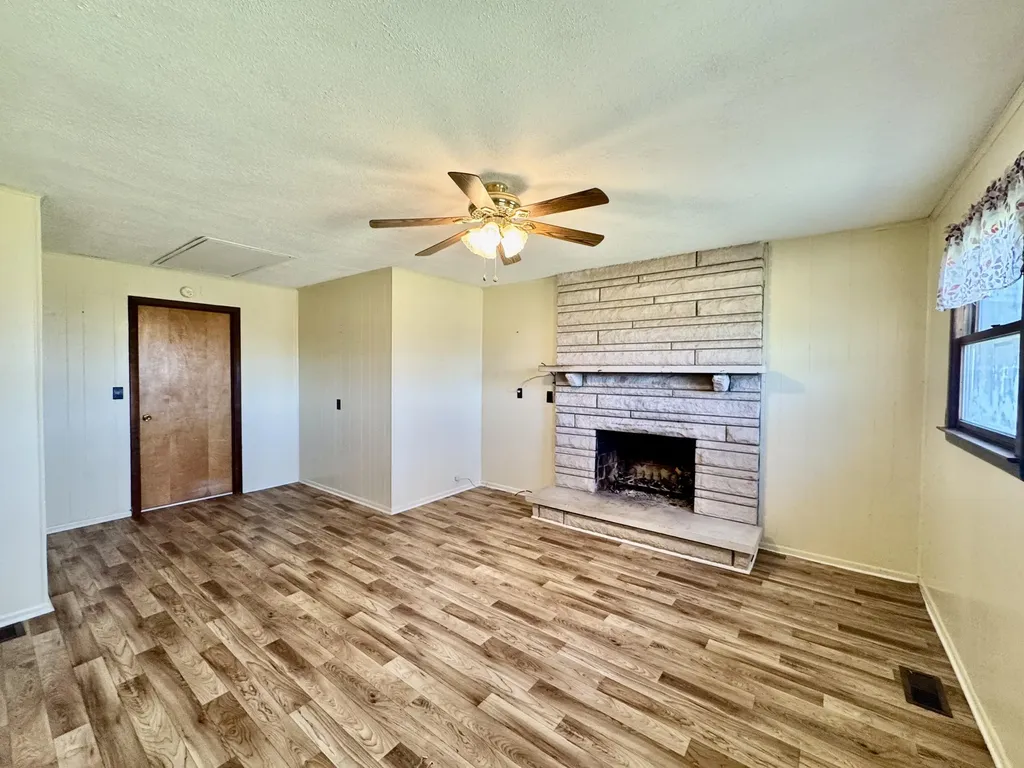 521 Clearcreek Road Irvine KY 40336