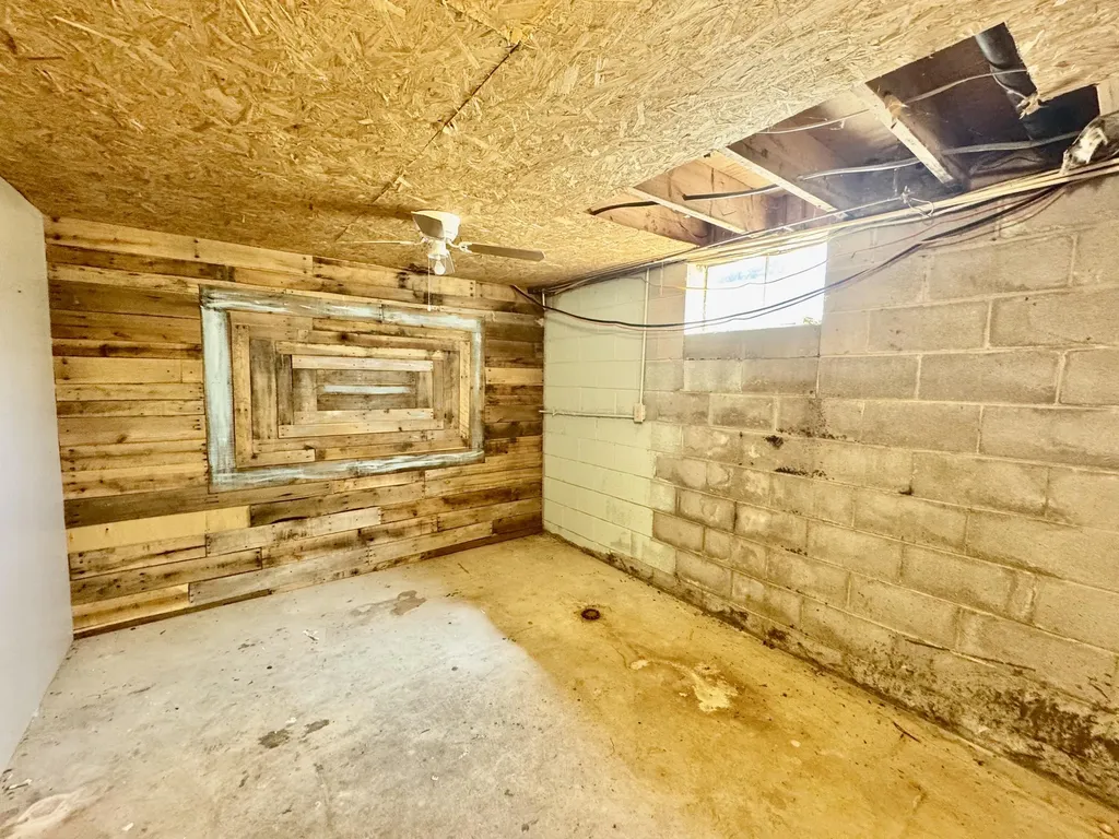 521 Clearcreek Road Irvine KY 40336