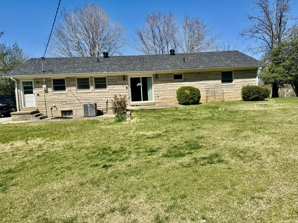 521 Clearcreek Road Irvine KY 40336