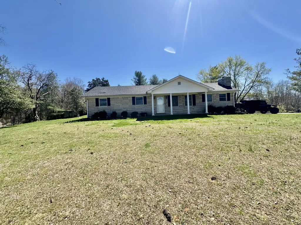 521 Clearcreek Road Irvine KY 40336