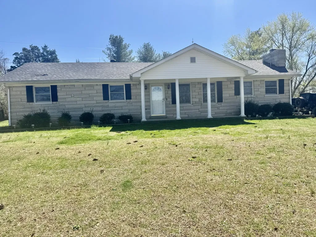521 Clearcreek Road Irvine KY 40336