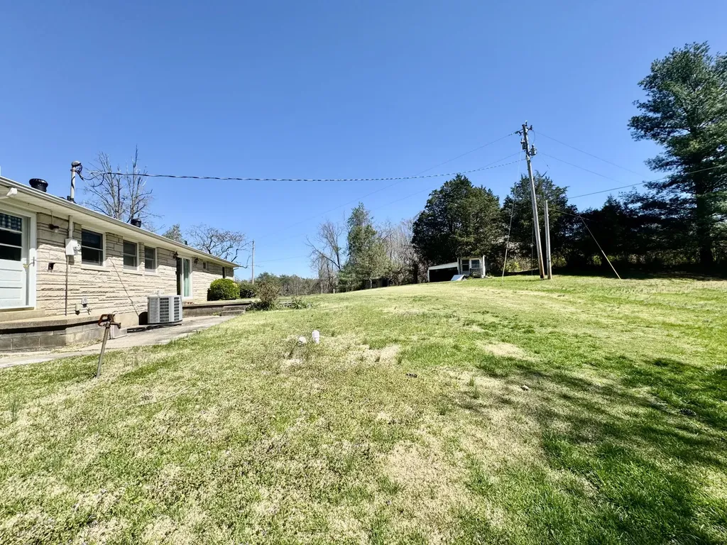 521 Clearcreek Road Irvine KY 40336
